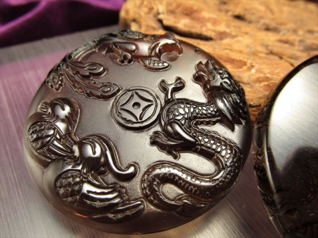 激安宣言 透明オブシディアン 黒曜石 昇龍&鳳凰彫りカービングプレート 縦約48mm メキシコ産 geki-obG59 パワーストーン 天然石 ss-30