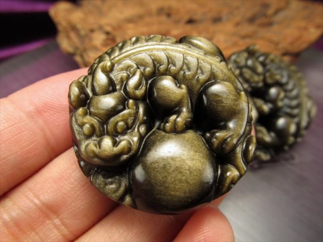 激安宣言 ゴールデンシャインオブシディアン（黒曜石） 貔貅（ヒキュウ）彫り ラウンドプレート 縦約34mm メキシコ産 geki-obG62