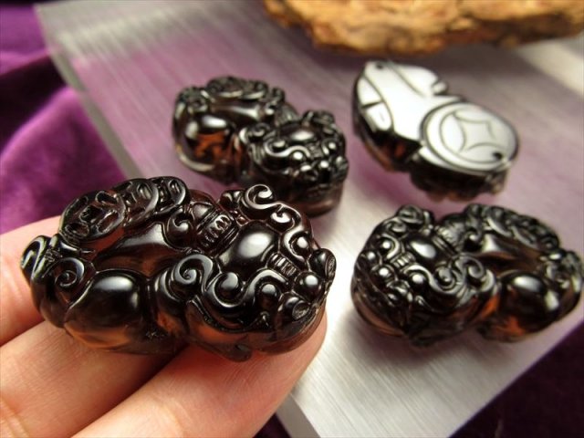 激安宣言 透明オブシディアン（黒曜石） 貔貅（ヒキュウ）タンブル 縦約37mm メキシコ産 geki-obG66