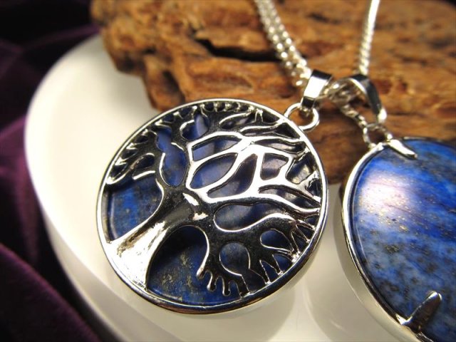 ツリーオブライフペンダントトップ 〈ラピスラズリ〉 幅約27.5mm 世界樹モチーフ リバーシブルペンダントトップ アフガニスタン産