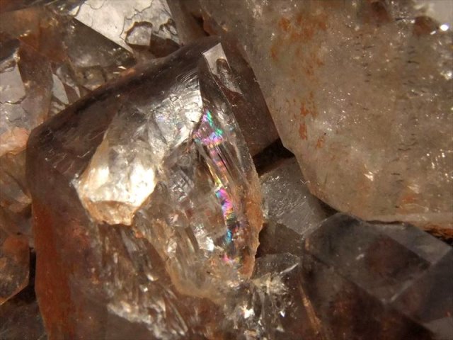 ジャカレークォーツ(ワニ水晶)・カテドラルクォーツ 原石 重さ約1070g