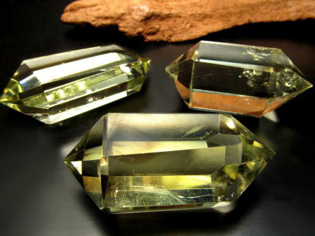 超透明 4A シトリン ダブルポイント(双剣) 重さ 90g-100g 黄水晶