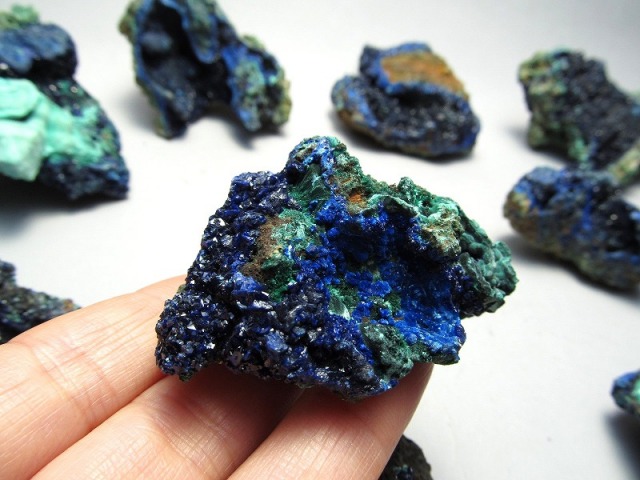 濃厚発色 アズライトマラカイト アズロマラカイト 原石 重さ 約180g-195g キラキラ光沢結晶 藍銅鉱原石 中国 安微省産 パワーストーン 天然石