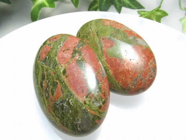 ユナカイト ホットストーン 重さ 約75g-90g 大きさ約6cm×4cm マッサージ用天然石 タンブル パワーストーン 天然石