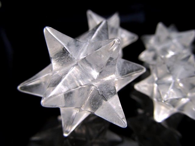 LLサイズ 水晶アステロイド 小星型12面体 幅約25mm-28mm 可愛いミニサイズ 五芒星と六芒星と正十二面体を兼ね備える 最強形状 ブラジル産 パワーストーン