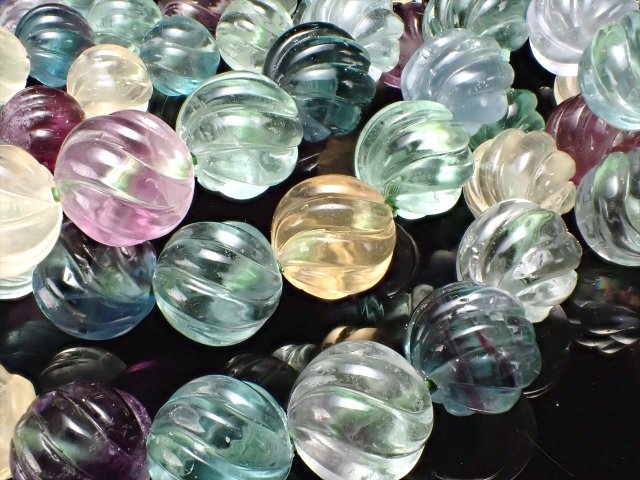 マルチカラーフローライト 蛍石 ウェーブカットブレスレット 約12mm×17珠前後 美しいグリーンやイエローの蛍石 透明感あり アメリカ産