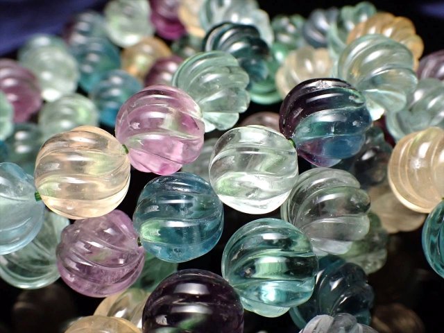 マルチカラーフローライト 蛍石 ウェーブカットブレスレット 約10mm×19珠前後 美しいグリーンやイエローの蛍石 透明感あり アメリカ産