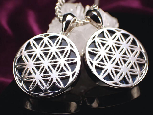 激安宣言 ギベオン 隕石 フラワー・オブ・ライフ ペンダントトップ 直径約19.5mm 1個売り SILVER925 メタリックブルーカラー メテオライト