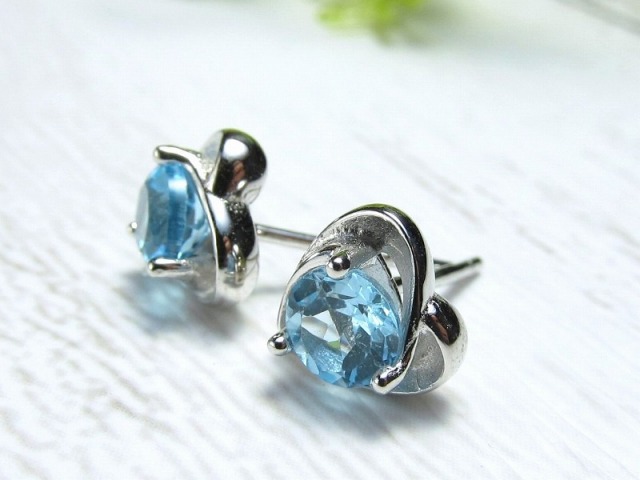 スイスブルートパーズ ピアス ハート型モチーフ ラウンドブリリアントカット 石サイズ直径約5mm 透明度抜群 Silver925 ブラジル産 ss-20 パワーストーン