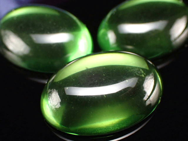 極上5A グリーンアンバー 天然琥珀 カボション 縦約16mm 極上透明 ぷっくりオーバル型 発色美しいリトアニアアンバー バルト海産 パワーストーン 天然石