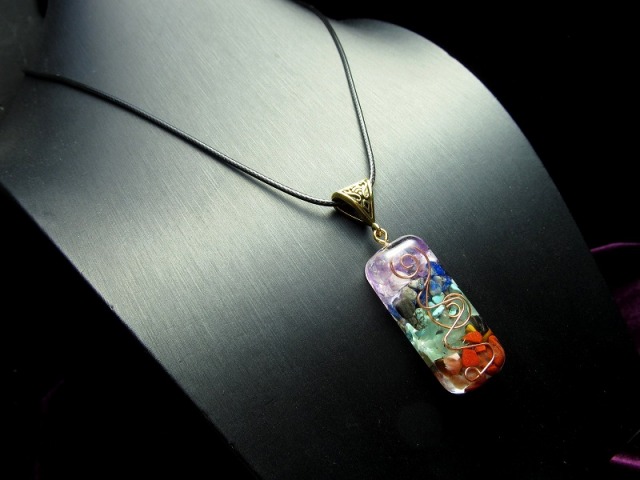 7種チャクラ対応 オルゴナイト ペンダント ネックレス用紐付き 縦約