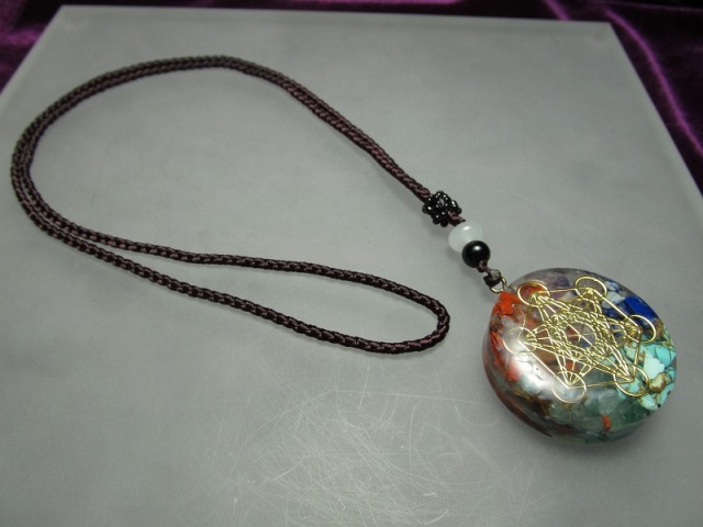 7種チャクラ対応 サークル ペンダント 紐付き オルゴナイトタイプ 直径