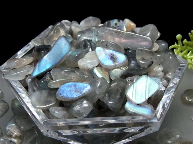 透明美麗シラー ラブラドライトさざれ 100グラム 困難を打開する石