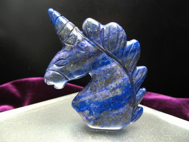 ラピスラズリ ユニコーン 彫り 高さ約50mm 重さ50g-65g前後 最強の幸運