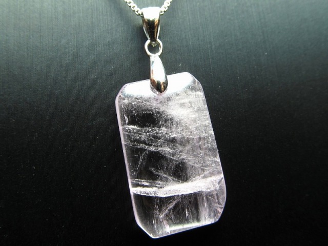 クンツァイト 結晶 ペンダントトップ 重さ4g 縦24.2mm 超透明 極上天然石 silver925 アフガニスタン産 pe-
