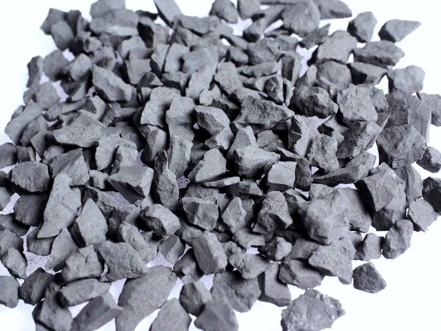 シュンガイト シュンガ石 さざれ 約200g入り 粒サイズ約3mm-6mm 地球上で唯一の天然フラーレンを含む希少鉱物 サザレ石 カレリア共和国産 パワーストーン