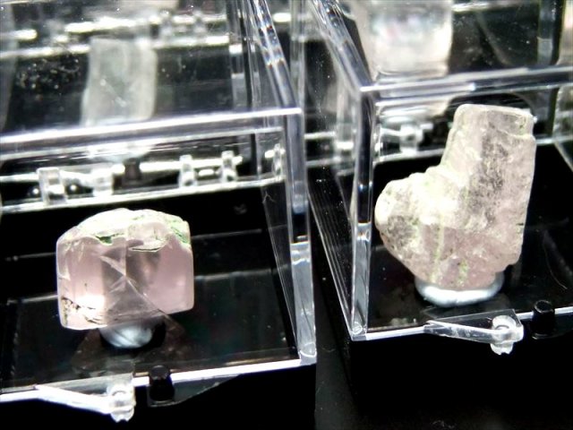 ミニチュア原石シリーズ 4A 透明クンツァイト結晶 原石 ケース付き