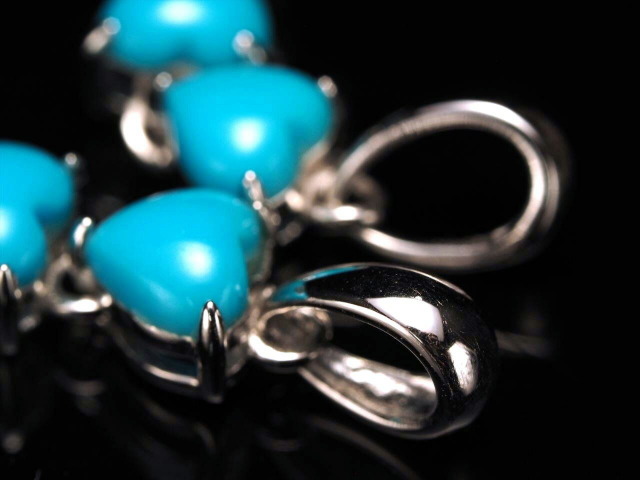 アリゾナ産 ハート型 3連ターコイズペンダントトップ サイズ1粒約5.5mm