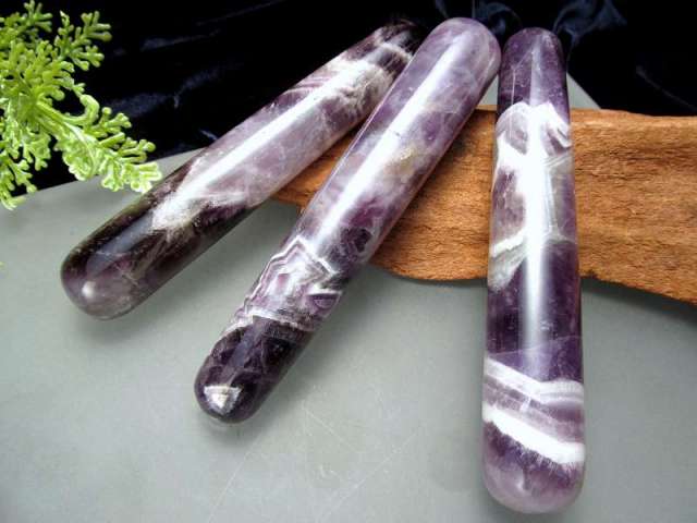 ディープ シェブロン アメジスト マッサージ棒 長さ約101mm前後 太さ約12-20mm くっきり山模様 愛の守護石 癒しと安らぎの石 紫水晶 マジックワンドにも