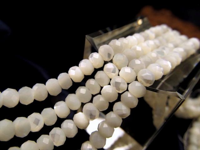 マザーオブパール ボタンカット 約4mm珠 一連 約38-40cm 穴径約0.6mm 小サイズ オーストラリア産 パワーストーン 天然石