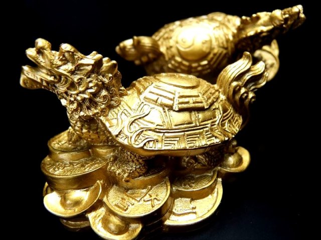 陰陽太極八卦彫り Sサイズ 龍亀(ロングイ)置物 120g前後 高さ約60mm 財運を高める瑞獣