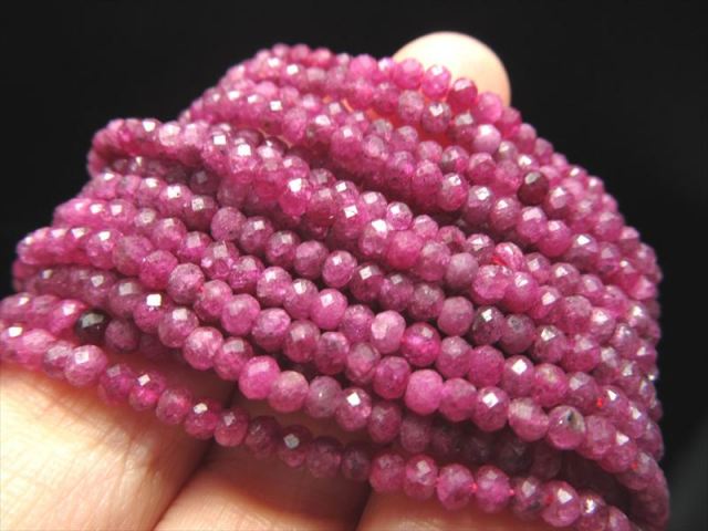 極小サイズ ルビー ボタンカット 約3mm 一連 約38-40cm ネックレスなど