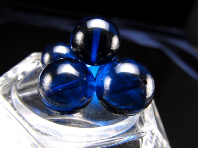 5A サファイアブルーアンバー 1珠売り 約7mm前後珠 発色美しい