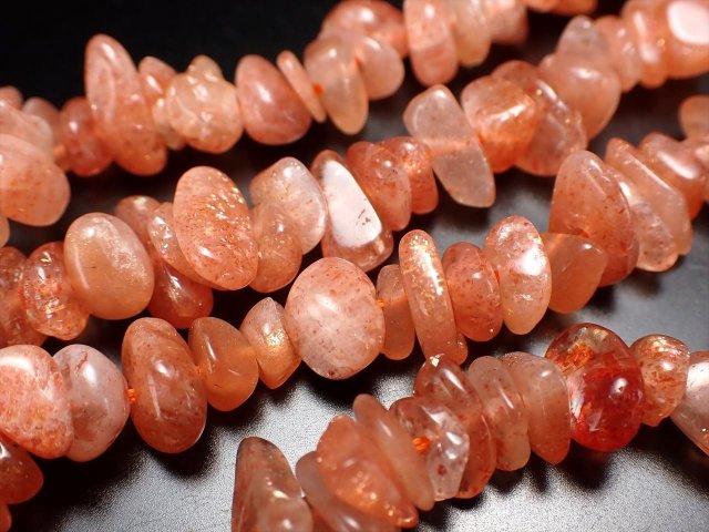 サンストーン さざれ 連 約5mm-13mm 一連 約38-40cm 透明度と光沢有り 極上 天然石 ビーズ パワーストーン インド産