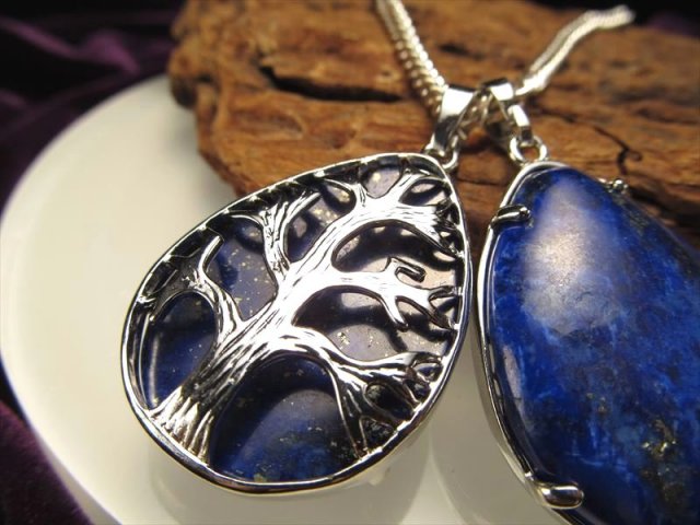 ドロップ型 ツリーオブライフ ペンダントトップ ラピスラズリ 縦約33.5mm つやつやドロップ リバーシブル 世界樹モチーフ アフガニスタン産