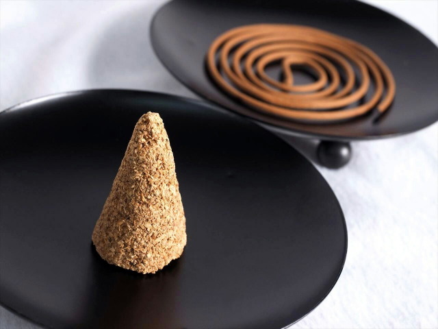 マットブラック ラウンドトレー 高さ約2cm 直径約11cm シックな香皿 金属製