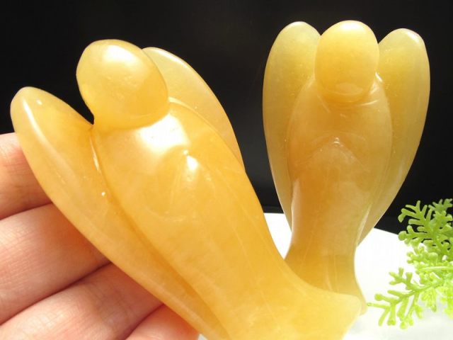 Lサイズ アラゴナイト エンジェル 彫り 95g-105g前後 明るいエネルギーで人気を引き寄せる リラックス効果 インテリアに 風水グッズ 天使 置物