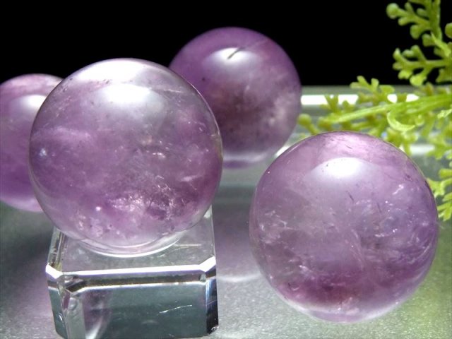 1個売り ラベンダーアメジスト 丸玉 直径約28mm-30mm 愛の守護石  