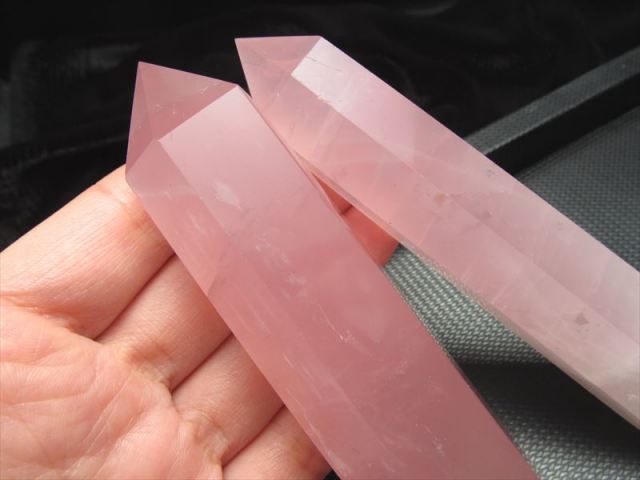ディープローズクォーツ ポイント 六角柱 重さ160g-170g 濃いピンクの紅水晶ポイント パワーストーン 天然石