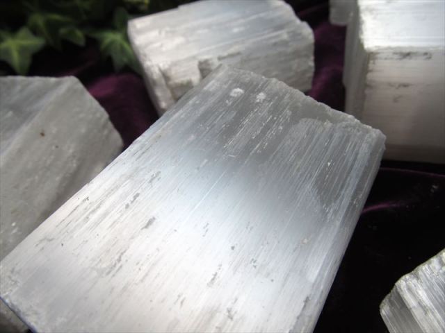 1個売り ナチュラルセレナイト 原石 重さ約400g-450g ブロック形状も