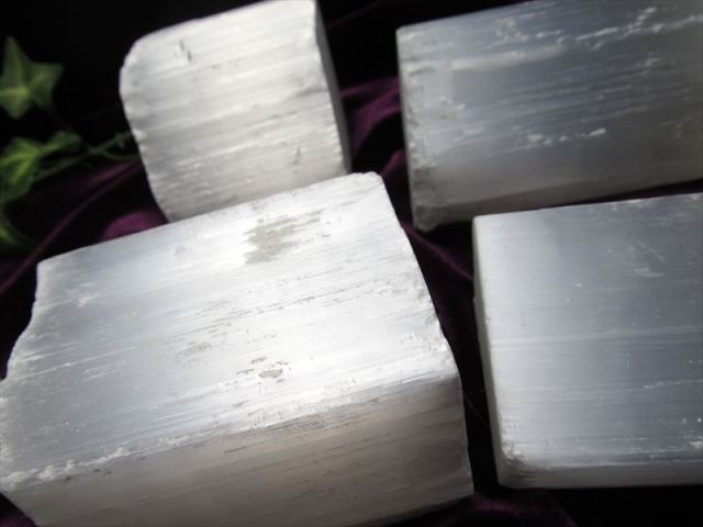 1個売り ナチュラルセレナイト 原石 重さ約400g-450g ブロック形状も