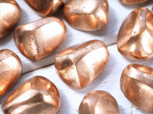 カッパー 銅 タンブル サイズ縦約23mm 美しく輝く魔術師の石 ずっしりとゴージャスな銅塊 エネルギーを伝える金属 パワーストーン 天然石