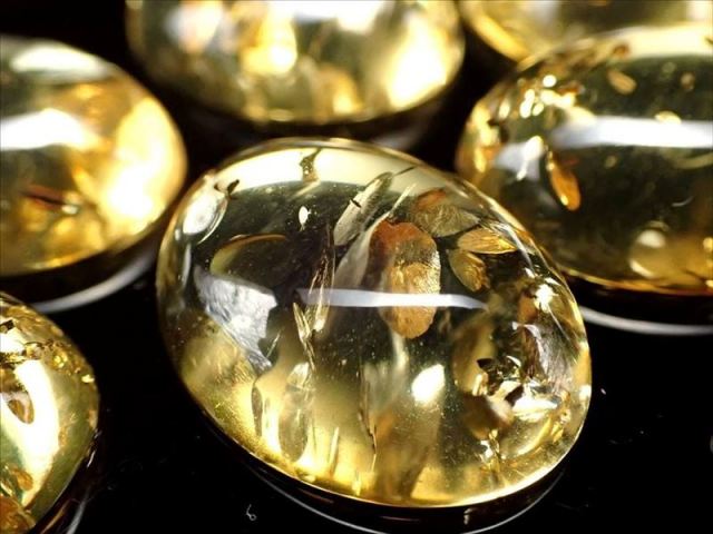 極上 スパークリングハニーレモンアンバー 天然琥珀 カボション 縦約20mm 極上煌きスパークル ぷっくりオーバル型 樹木由来の生命力 バルト海産