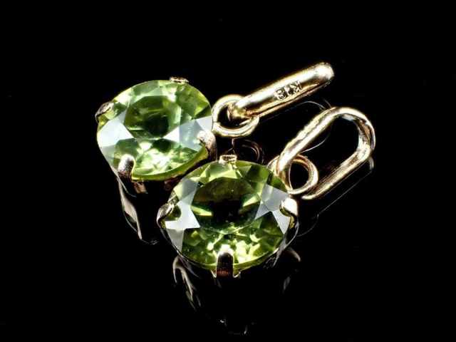超透明宝石質 ペリドット ペンダントトップ ラウンドカット型 石サイズ縦約5mm 18金ゴールド 美しいオリーブグリーン 女神ペレの涙 ミャンマー産