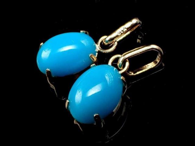 スリーピングビューティーターコイズ ペンダントトップ ぷっくりオーバル型 石サイズ縦約7mm前後 18金ゴールド ターコイズの最高峰 アリゾナの青い宝石