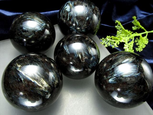 希少 ヌーマイト 丸玉 直径約46mm-48mm ブルー&ゴールドの輝き