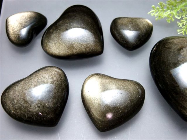 1個売り ゴールデンシャインオブシディアン 黒曜石 ハート型 タンブル 重さ約140g-160g シラー効果あり つやつや ぷっくり