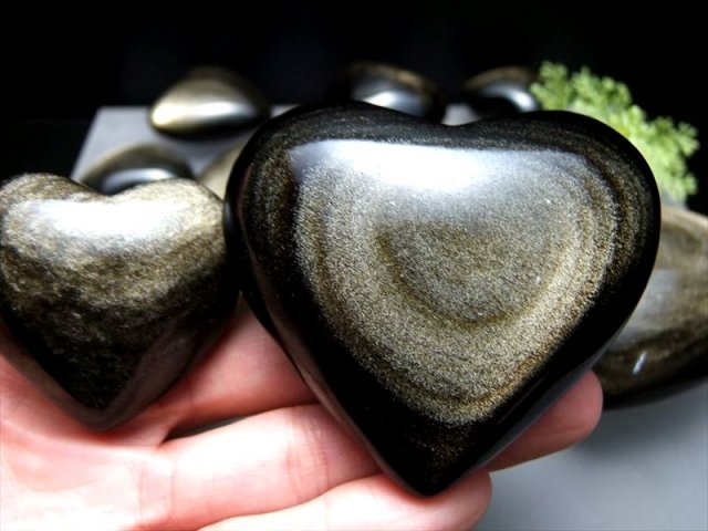 1個売り ゴールデンシャインオブシディアン 黒曜石 ハート型 タンブル 重さ約300g-320g シラー効果あり つやつや ぷっくり