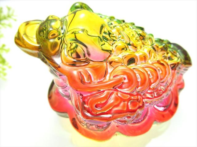 1個売り レインボーカラー 三本脚カエル アクリル製 置物 幅 約60mm×約