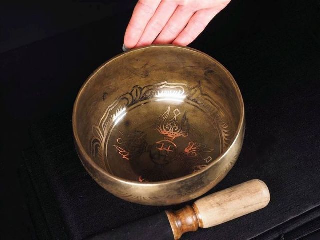 金属製シンギングボウル 瞑想鈴 マレット 枹 ばち 付き 高さ約7cm 幅約