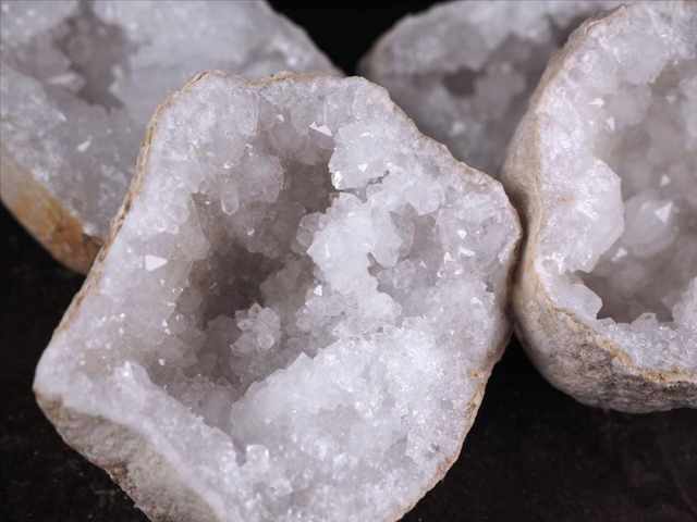 モロッコ産 ジオード 晶洞 水晶 原石 約500g-1kg 希少鉱物共生タイプも 完全浄化に 極上キラキラ 水晶 モロッコ産 cl-p パワーストーン 天然石