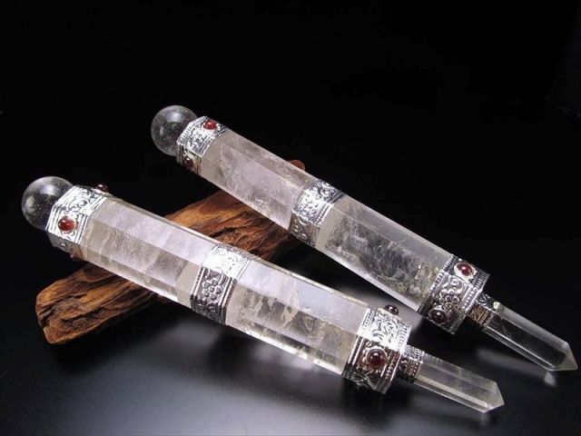 ヒマラヤ水晶 マジックワンド 全長約16cm-17cm 1個売り ヒマラヤ水晶丸玉&ガーネット装飾付き ヒーリングワンド
