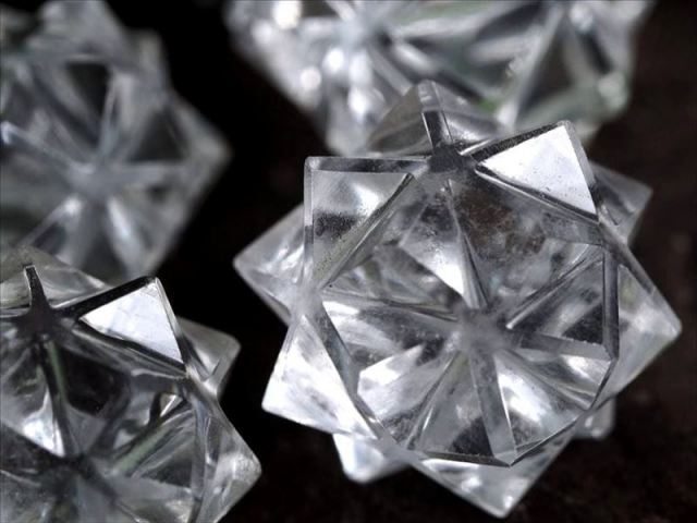 水晶 大星型十二面体 だいほしがたじゅうにめんたい 幅約15mm-20mm 12もの五芒星の集まり 最強形状 可愛いミニサイズ ブラジル産 パワーストーン 天然石