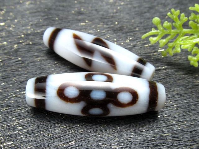 A至純天珠 閃電五眼白天珠 せんでんごがんしろてんじゅ サイズ:約38mm-39mm 1個売り 極上 天然石 ビーズ パワーストーン 2025年7月入荷の画像あり te-s