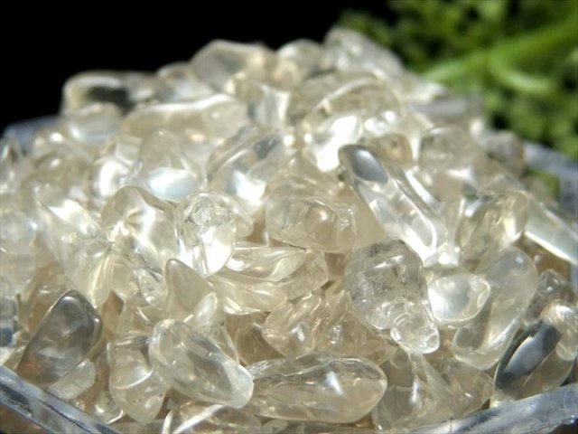 希少 極上 透明アンデシン さざれ 100g 粒の大きさ 約4ミリ-15ミリ 透明ゴールドカラー チベット産 パワーストーン 天然石