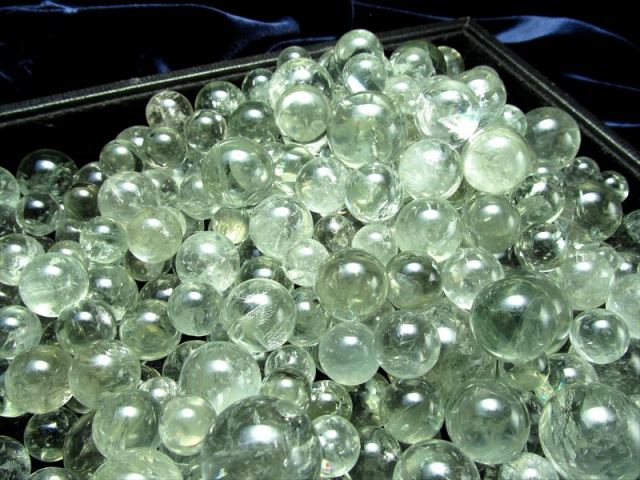 1個売り プラシオライト 緑水晶 丸玉 直径12m-14mm 透明グリーン